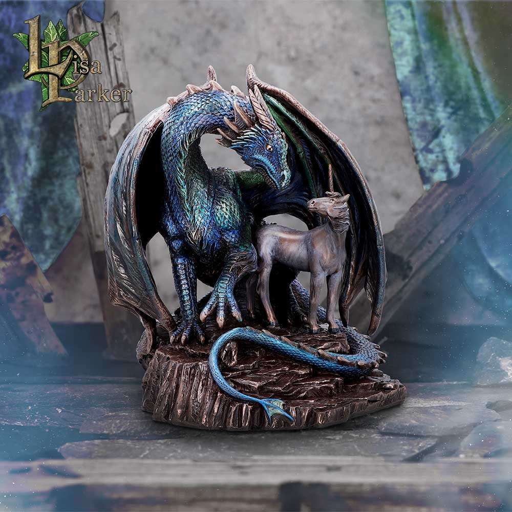 Lisa Parker Protector of Magick in Brons